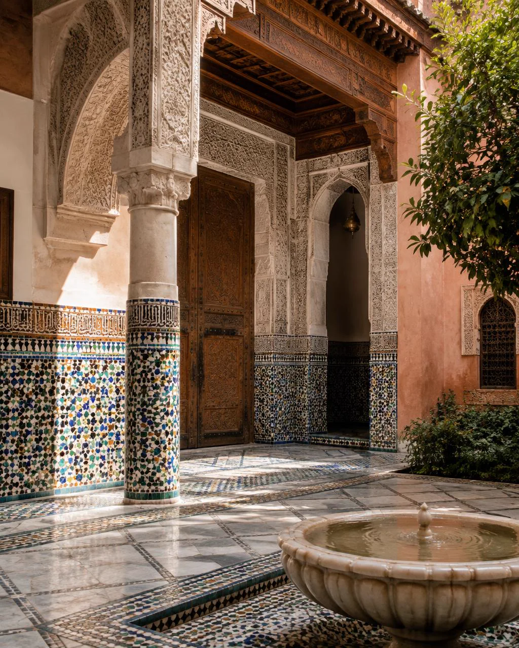 Marrakech: Dinastie, palazzi e patrimonio